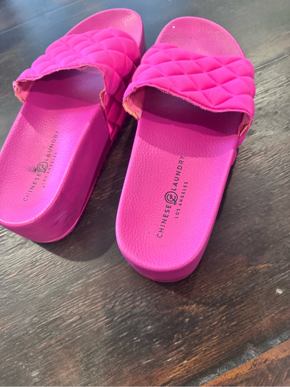 Chinese Laundry Quilted Neon Pink Slide Sandals - Picture 2 of 5
